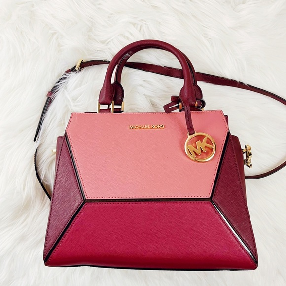 Michael Kors Handbags - Michael Kors Prism Bag ✨Brand New